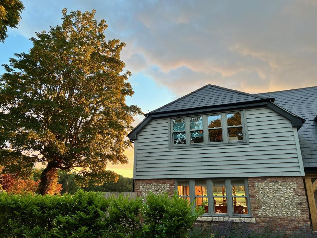 Flint House - Goodwood Events Bed and Breakfast Chichester Exteriör bild