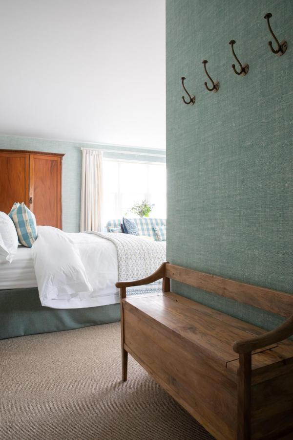 Flint House - Goodwood Events Bed and Breakfast Chichester Exteriör bild